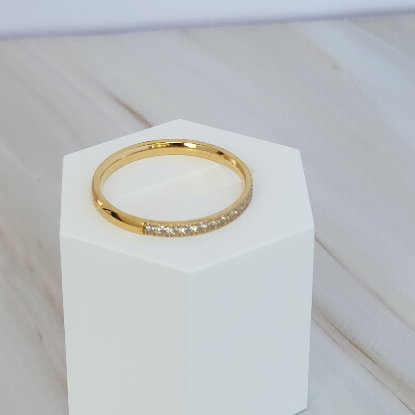 Eternal Glow Ring – Round Brilliant-Cut Zircon Eternity Band