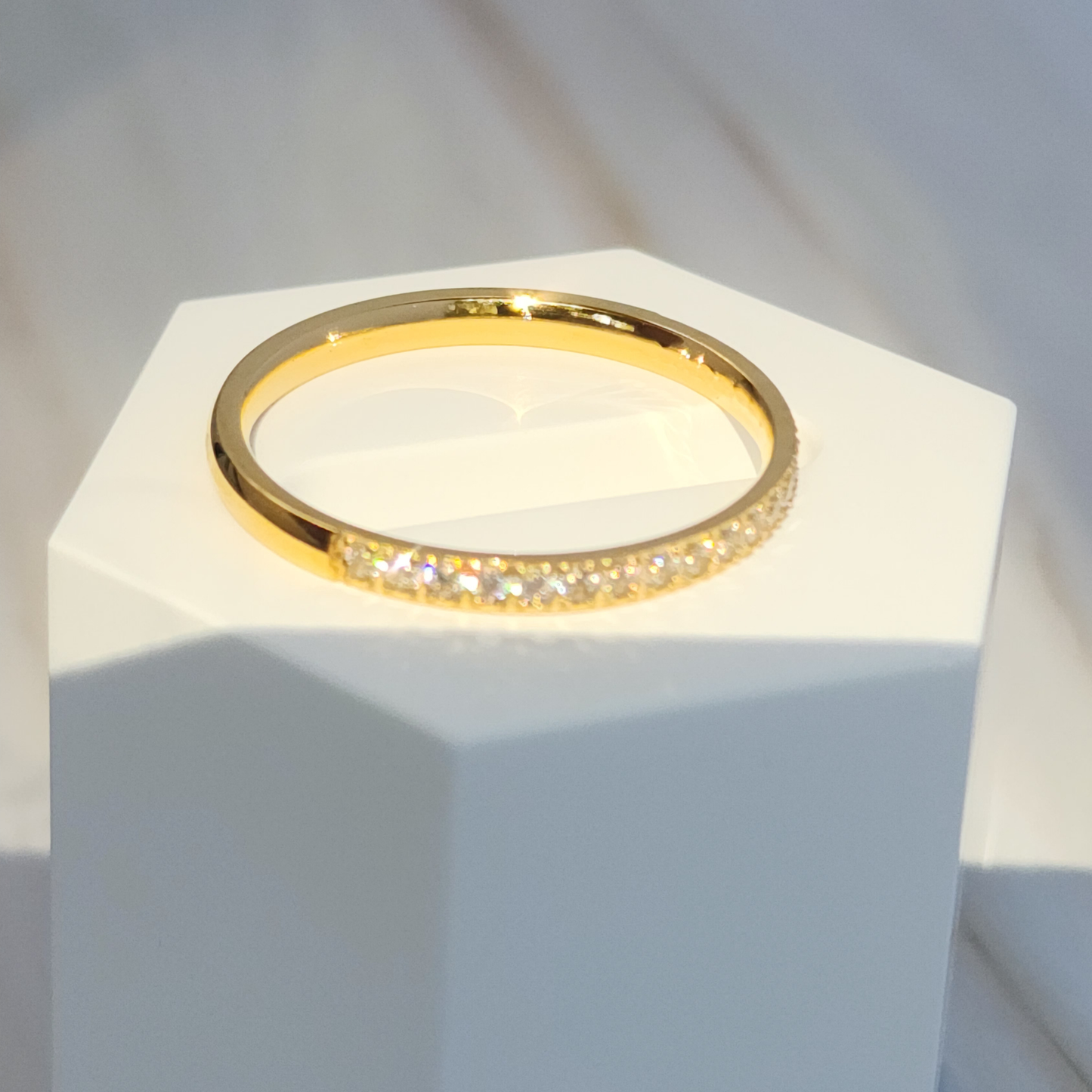 Eternal Glow Ring – Round Brilliant-Cut Zircon Eternity Band