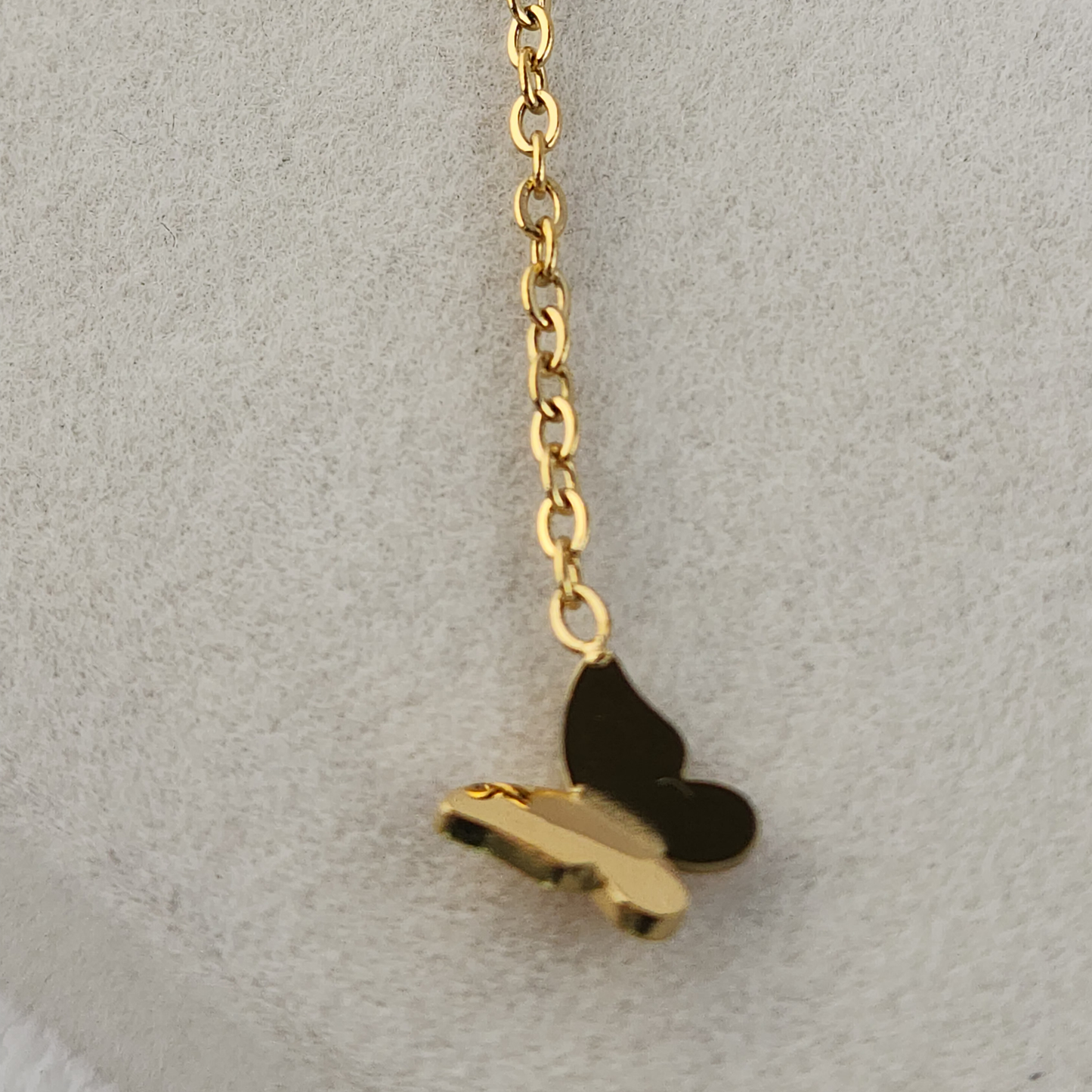 Midnight Muse Necklace – 18K Gold-Plated Lariat with Black Butterfly Charm