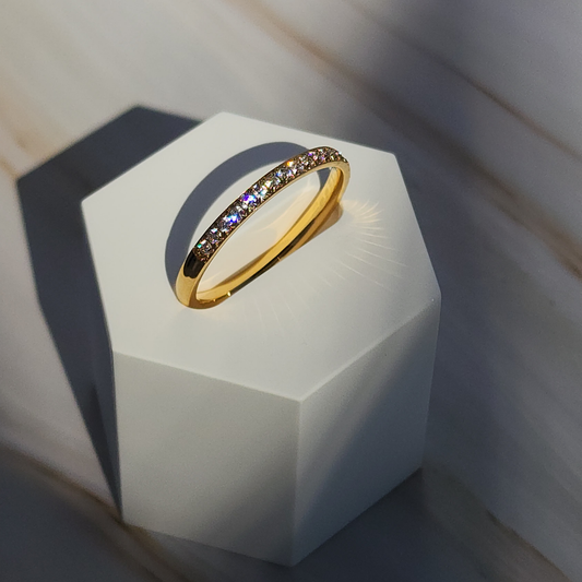 Eternal Glow Ring – Round Brilliant-Cut Zircon Eternity Band